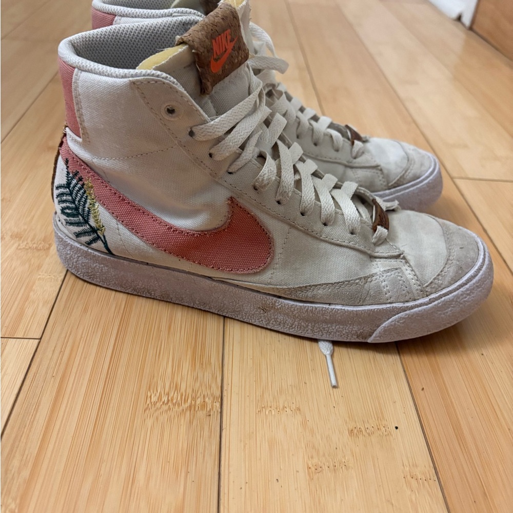 Nike Women's High-Top Sneakers in Pink and Cream with Embroidered Leaf